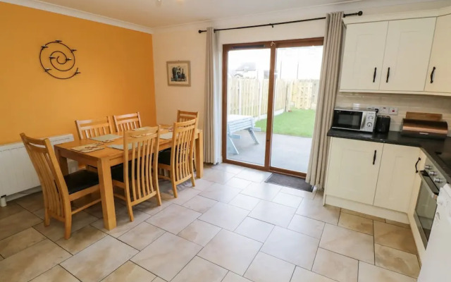 Sea Breeze Holiday Home