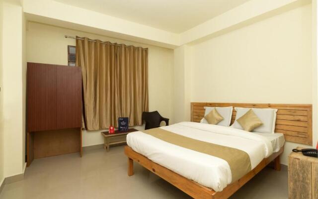 OYO 10796 Hotel Travellers INN