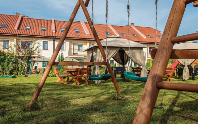 Awesome Home in Mielno With 5 Bedrooms and Wifi