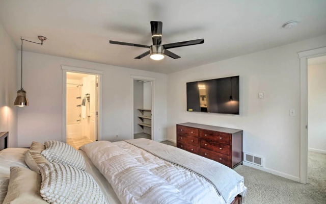 Enumclaw Home - 60 Mi to Mount Rainier!