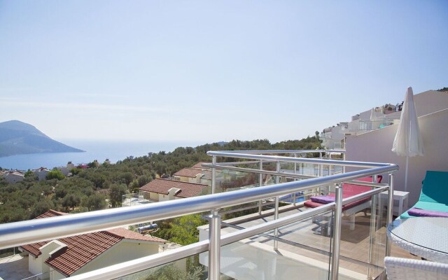 Villa Royal 2 by Akdenizvillam