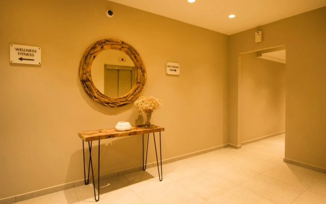 Parasol Luxury Hotel & Suites