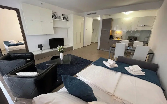 Smart Carrara Apartments