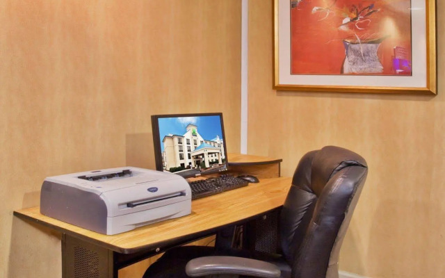 Holiday Inn Express Carrollton