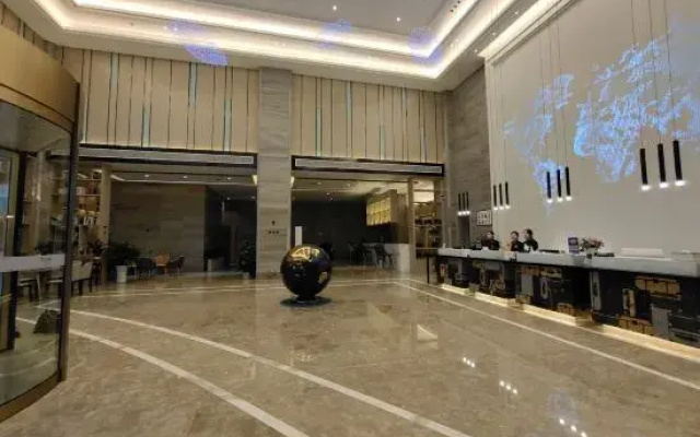 Huaihua Chenyuan International Inland Port Grand Hotel