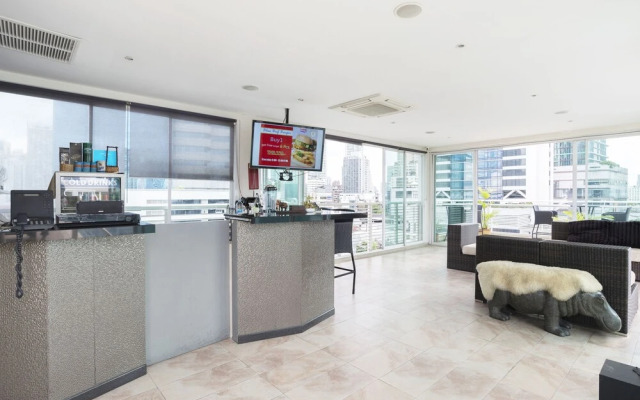 Clover Haus Sukhumvit 33 By Favstay