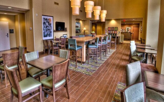 Hampton Inn & Suites Rochester Downtown