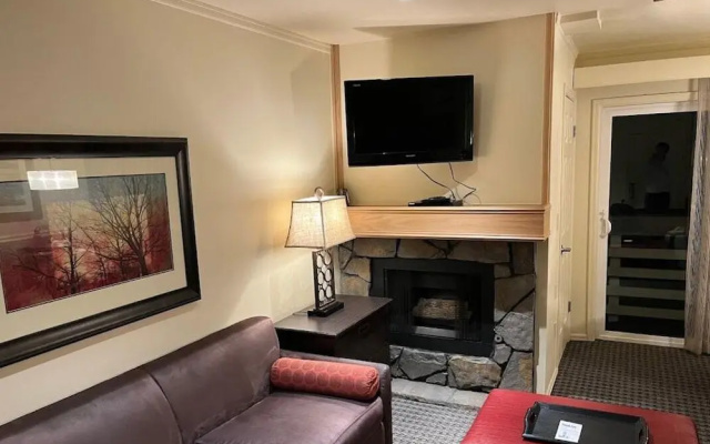 GetAways at the Lodge at Kingsbury Crossing