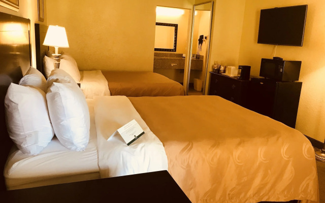 Quality Inn & Suites Conference Center Statesboro Historic District