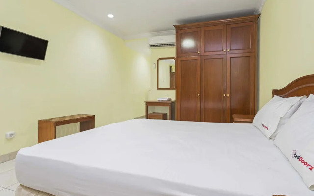 RedDoorz near Ciputra World Kuningan