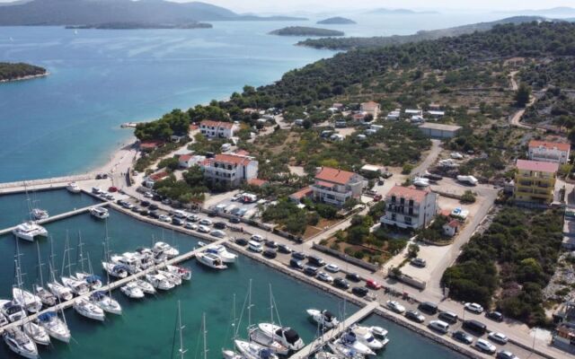 Apartment Milin Murter/Jezera 33994