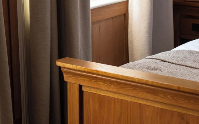 The Old Farmhouse Pub & Rooms