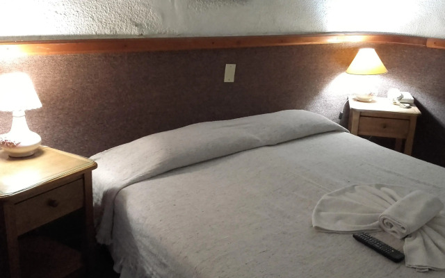 Hotel Manila 1