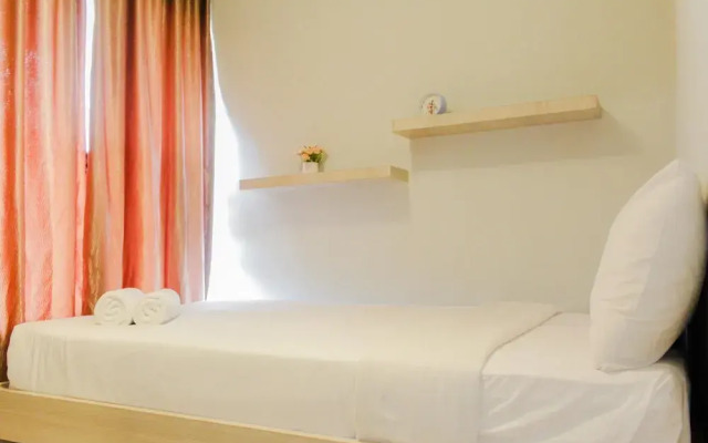 Fresh And Bright Studio Room At Nifarro Park Apartment