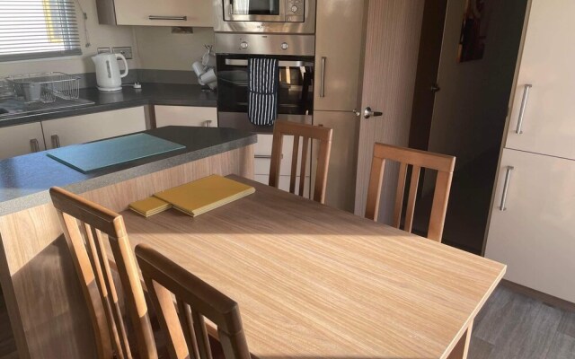 Pets Stay Free 8 Berth lux van Heacham Beach