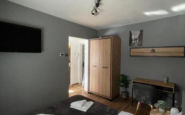 Cozy Studio 1 Bedroom nearby Value Center Mall