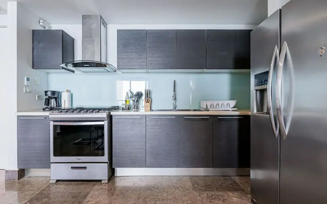w Comfy 1BR w Fantastic Balcony in YOO