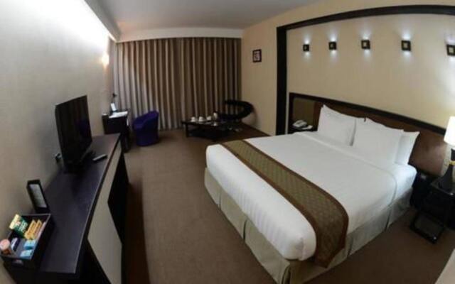 Avenue 64 Hotel