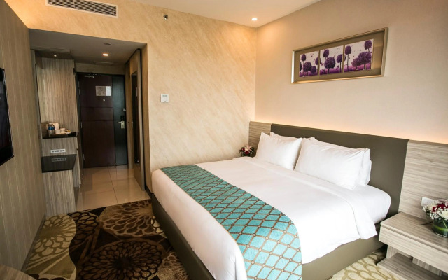 V8 Hotel