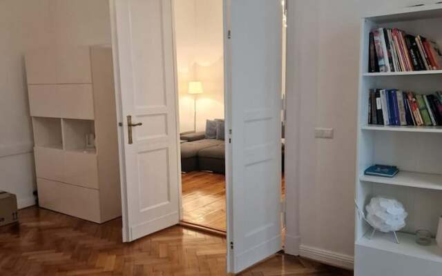 Family Apartment Charlottenburg