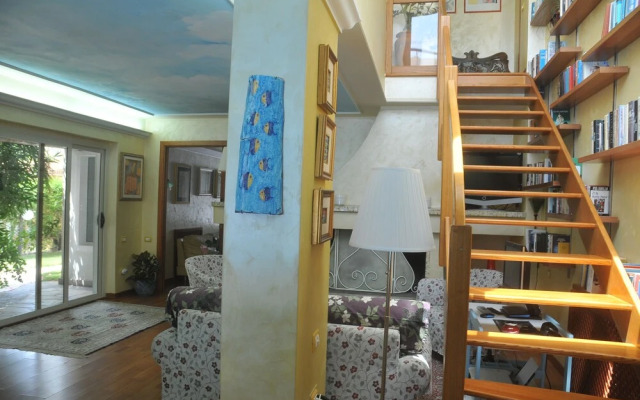 Very Cozy, Comfortable "lanthana" Villa on 2 Floors, Independent