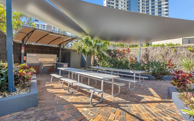 Terrific Location, Large 2BR, 2 Bath Apt