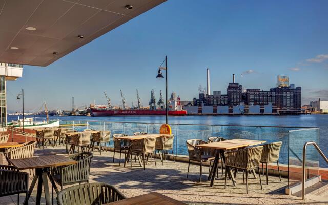 Canopy by Hilton Baltimore Harbor Point