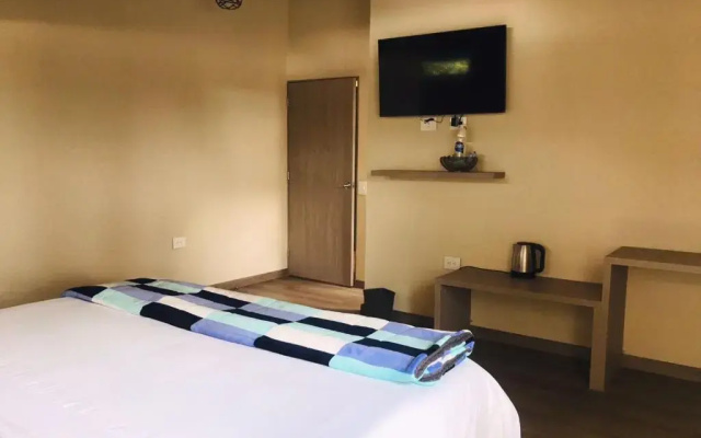 Isak Hotel & Golf Airport