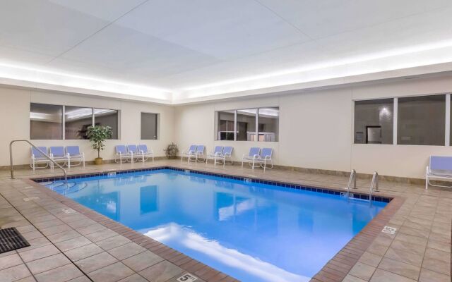 Reston Inn & Suites