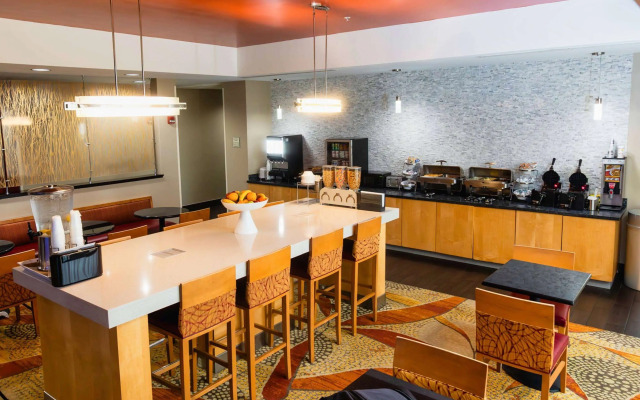 La Quinta Inn & Suites by Wyndham Starkville at MSU