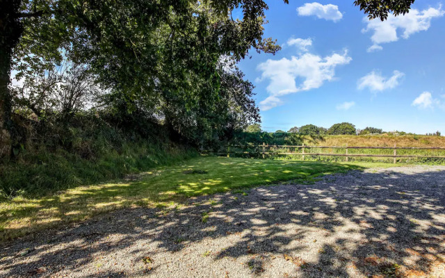Welcoming Holiday Home in Brainville With Fenced Garden