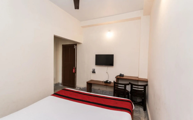 OYO 8129 Coral Residency City Center