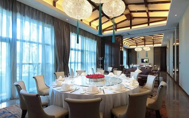 Luan Suntone Plaza Hotel