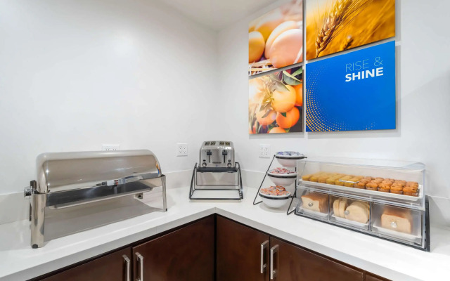Comfort Inn Cockatoo near LAX Airport