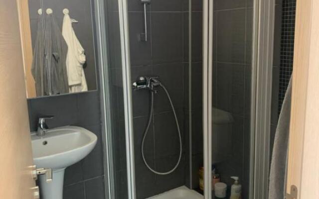 One-bedroom beach apartment, 30m from the best beach