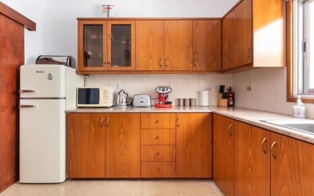 Sea View City Centre 3bed Apartment