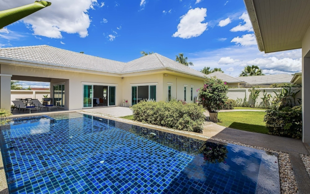 Tropical 4 Bedroom Pool Villa L21