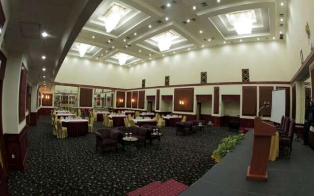 Oasis Amir Hotel