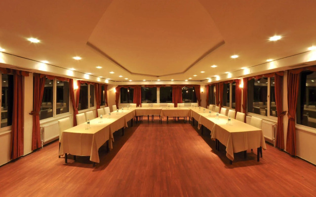 Ronax Hotel