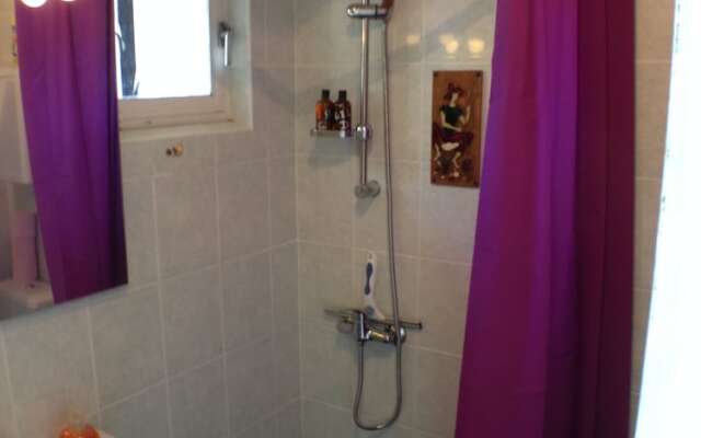 Les Maquinols Estate