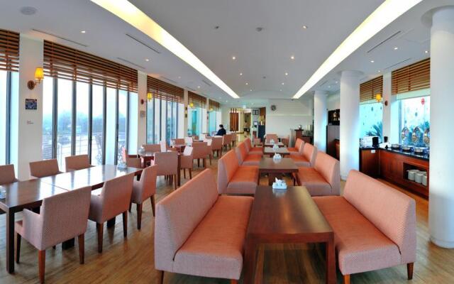 AVA Hotel Jeju Hamdeok