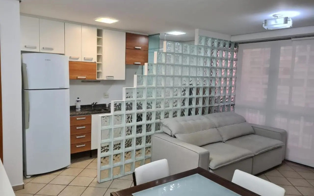 Apartamento encantador com piscina e garagem