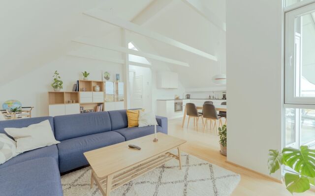 Stunning Views / Penthouse / Decorative / Parking