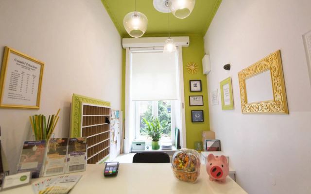 Dizzy Daisy Hostel