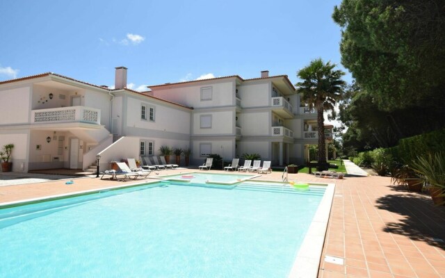 Modern Apartment in Óbidos With Pool