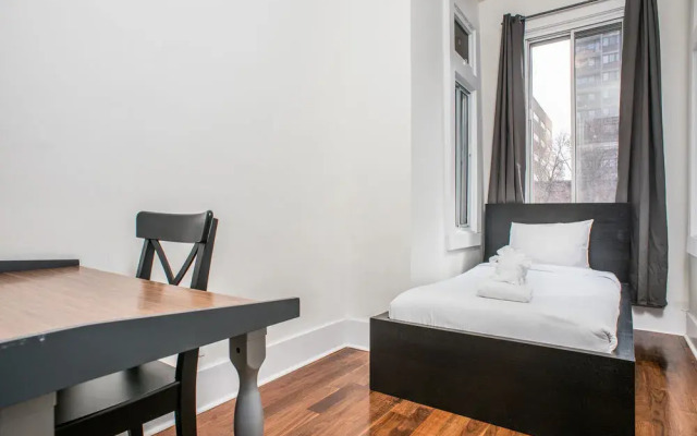 Sleek Studio in Downtown MTL by Sonder