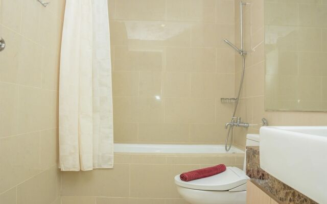 Homey And Cozy Stay 2Br At Casa Grande Apartment