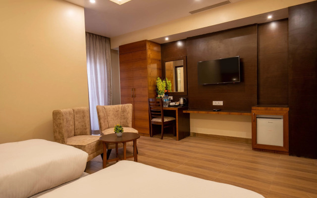 Hotel Palm International