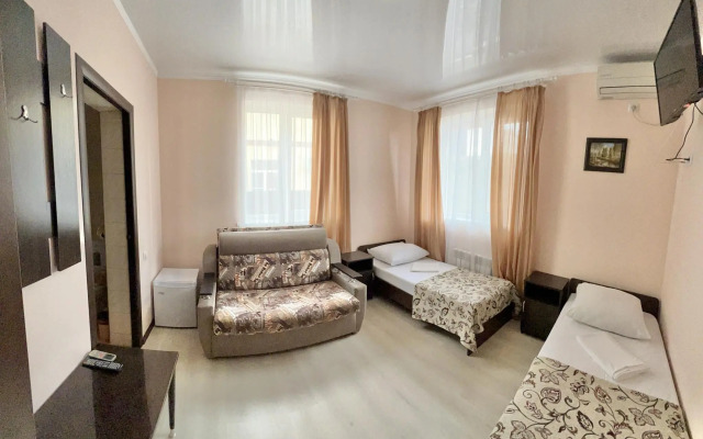 Zolotoy Shmel Guest House