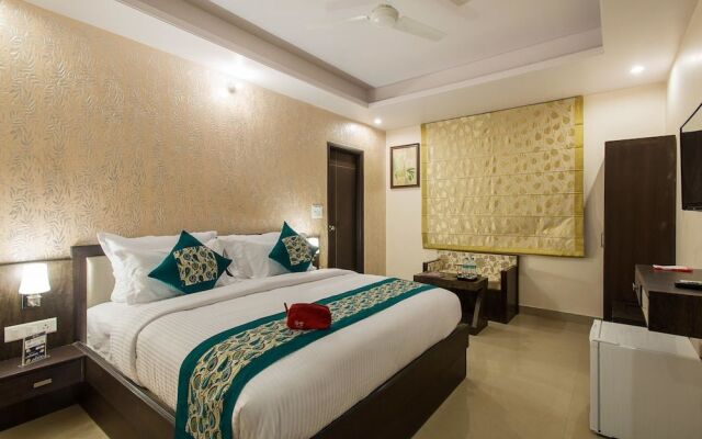 OYO 744 Hotel Vachi Inn